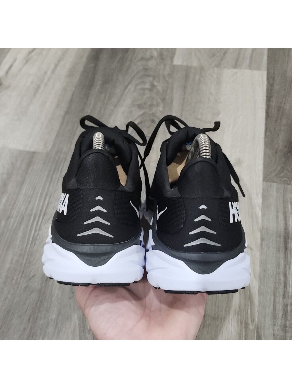 Hoka One One Clifton 8 Running Gym Shoes Womens 8.5B Black White 1119394 BWHT - Picture 5 of 7